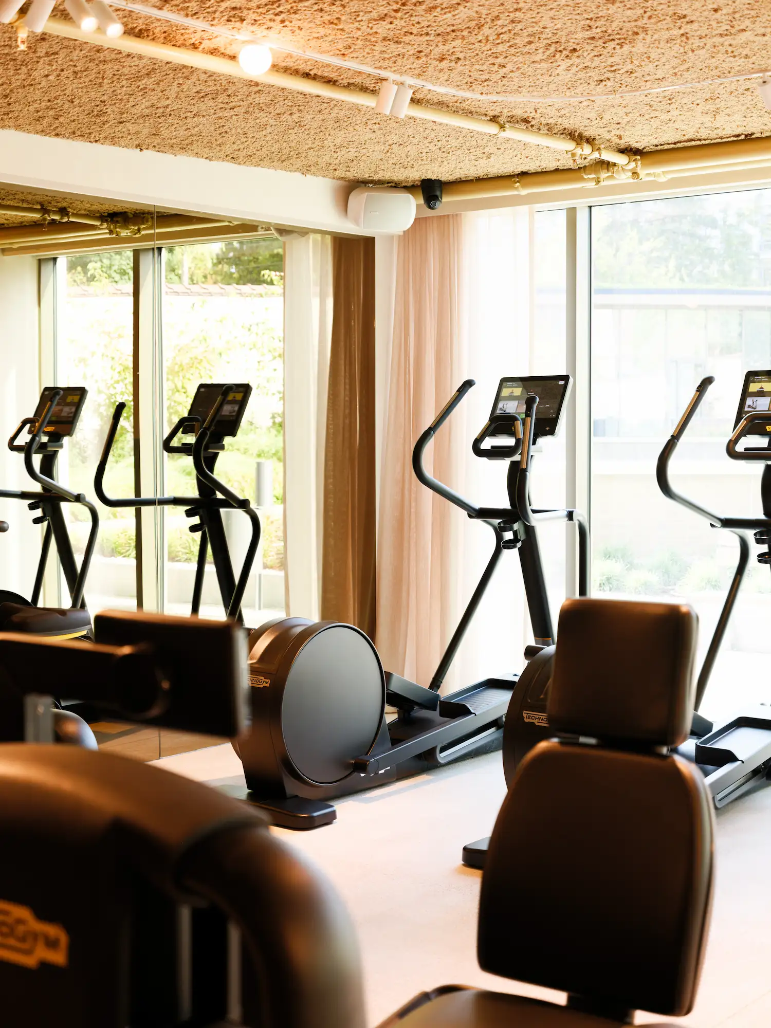 gym cardio equipment bonsai brussels