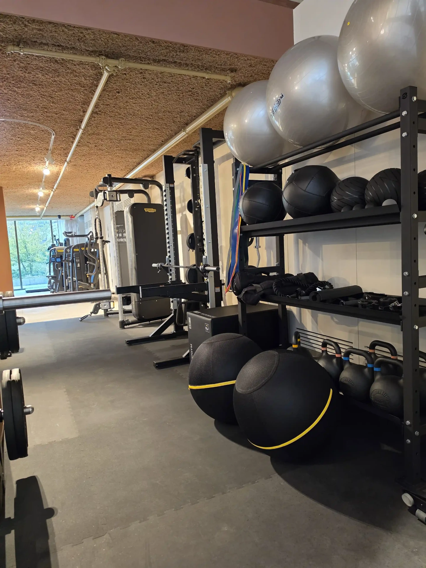 gym workout space bonsai brussels