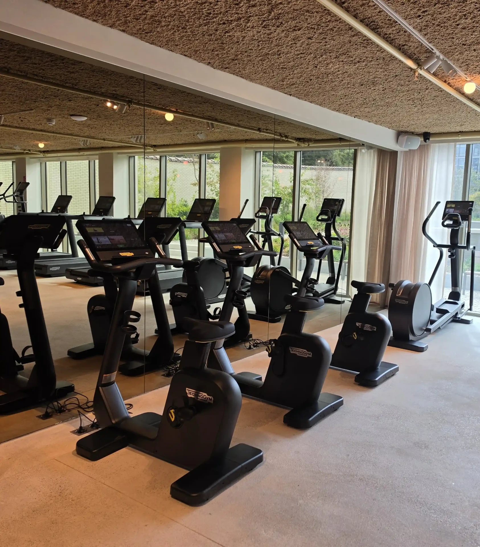 gym cardio equipment bonsai brussels